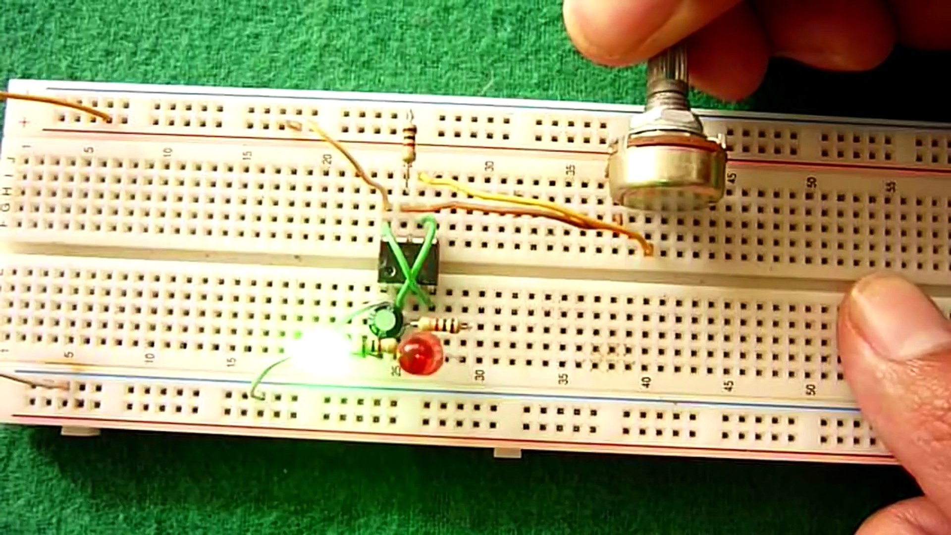 Circuito LED Intermitente Variable (muy fácil de hacer) – Видео Dailymotion