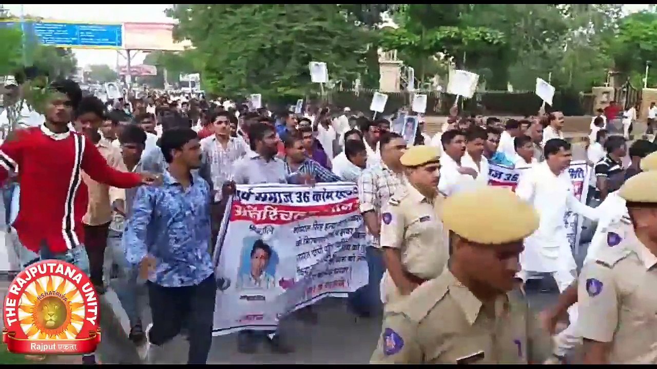 यह आक्रोशित राजपूत इनकी आंखों में देखो अन्याय के लिए आग कि अंगार दिख रही है
