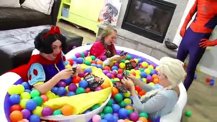 BABY ELSA & BABY SPIDERMAN w/ Ugly Frozen Elsa vs Maleficent and the Joker with kid batman & Anna