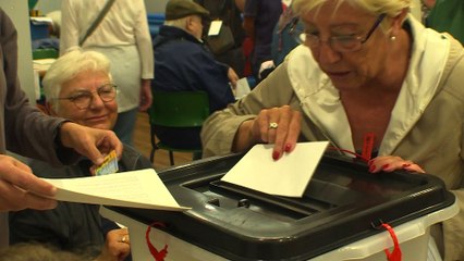Référendum: tensions entre indépendantistes et pouvoir espagnol