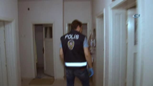 Sokakta Uyuşturucu Madde Satan Karı Koca Polis Baskınında Gözaltına Alındı