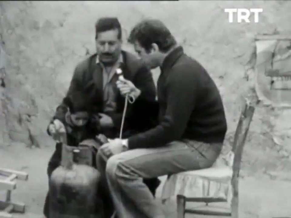 GÜNDE BİR KÜÇÜK TÜP BİTİREN ÇOCUK