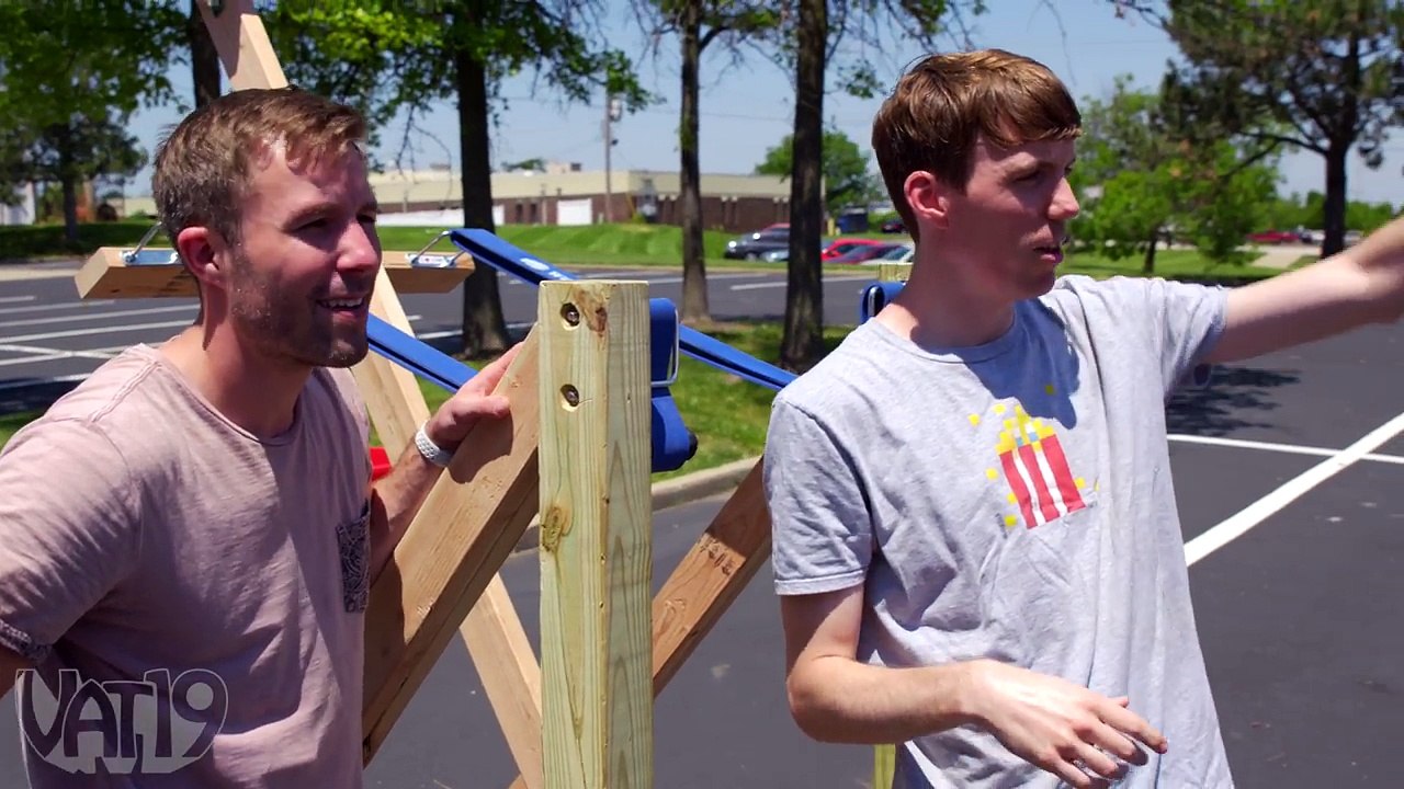 Giant Catapult Beer Pong!-6O0hKjIbe1o