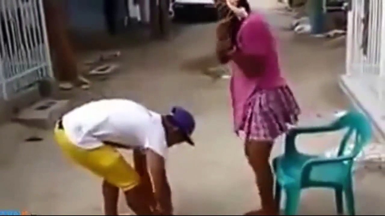 5 Funniest Proposal Smack Fail 2015-0V9yngPCKOA