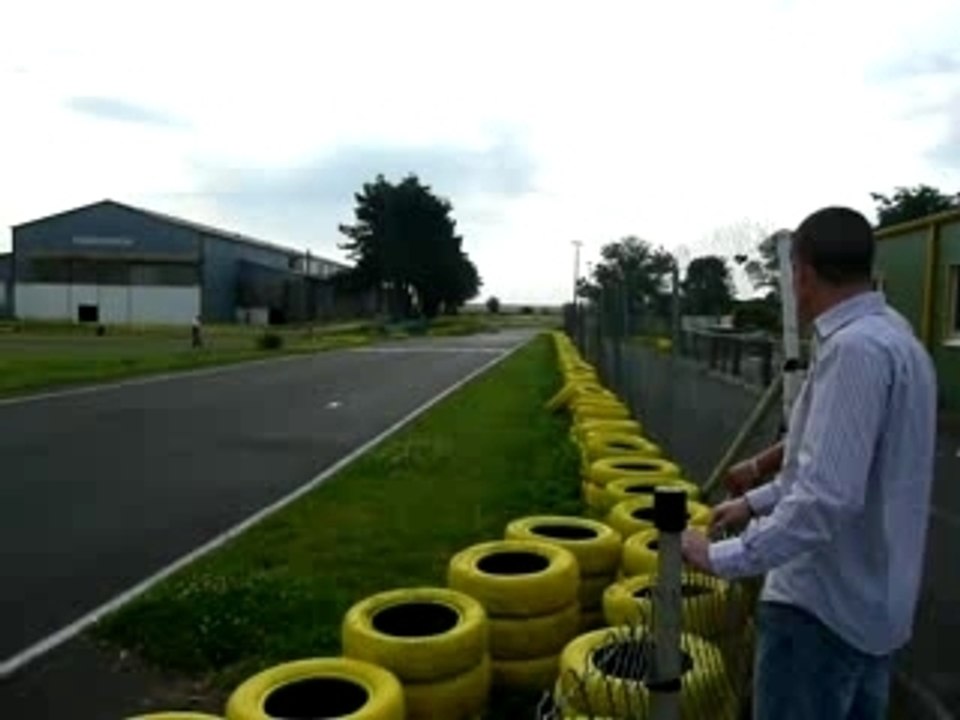 Karting intrepid avec un moteur 100cm3 ça geule