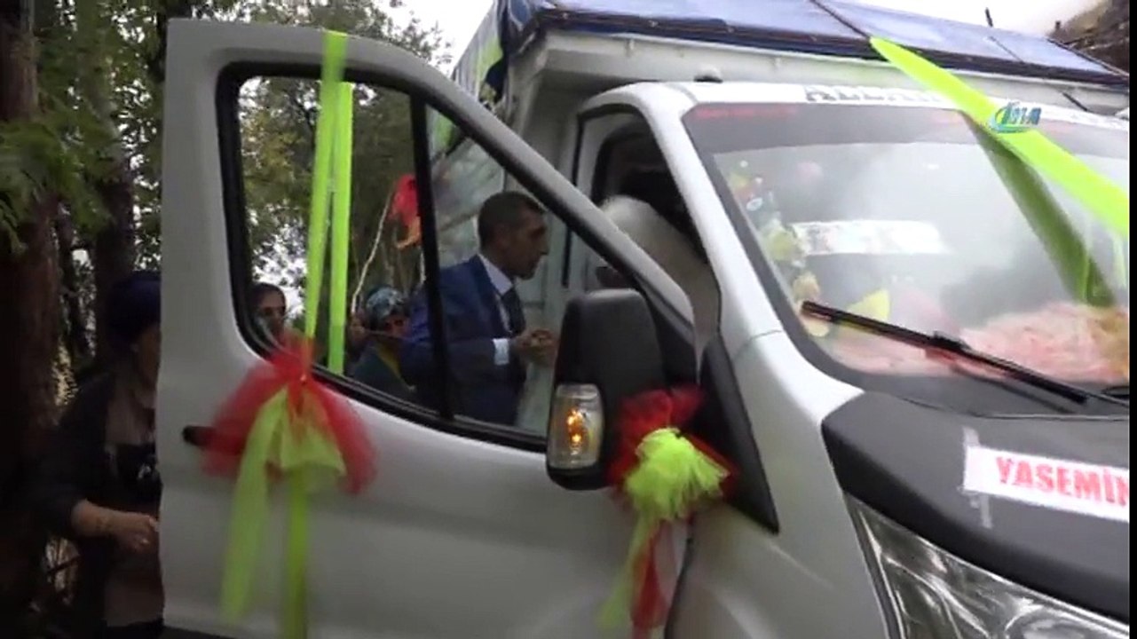 Gelin Arabası Yerine Gelin Kamyonu