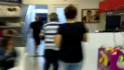 Mazgala Düşen Kediye Demir Parmaklık Saplandı