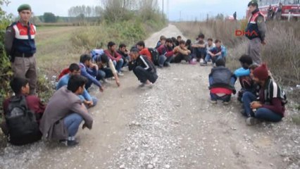 Sakarya 56 Kaçak Göçmen "Burası Ankara" Denilerek Akyazı'da İndirildi