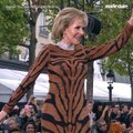 Jane Fonda, star du show L'Oréal à la Fashion Week de Paris