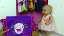 Bebé Lucía prepara el bolso de Peppa Pig para ir a dormir a casa de Nenuco Laura Mundo Juguetes