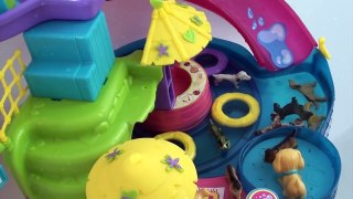Elsa and Anna have a chocolate bath and play with puppies at the water park