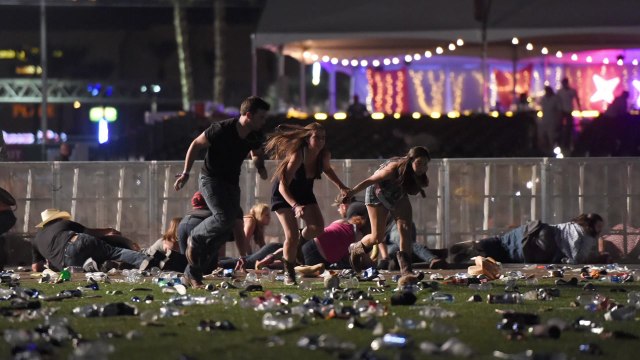 美 최악의 총기 난사...최소 50명 사망·4백 명 부상 / YTN