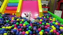 Plastic ball in pool. Awesome Playground Ball Pit Fun,Fajny plac zabaw dla dzieci- kulki w basenie