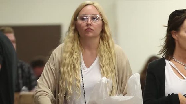 Amanda Bynes Resurfaces in a Los Angeles Grocery Store