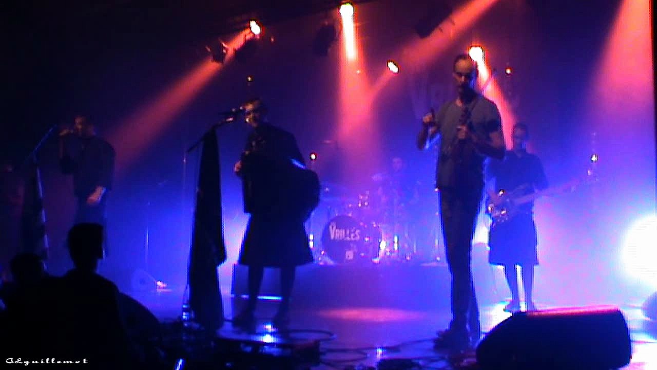 Le groupe Les Vrillés inspiration  Rock Celtique en concert à Quimperlé,