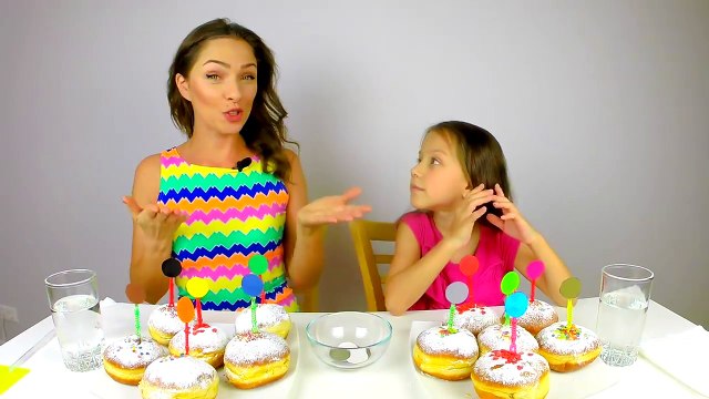 ТАРАКАН в Пончике ЧЕЛЛЕНДЖ Донатс с ЗУБНОЙ ПАСТОЙ Васаби и Хреном НОВЫЙ ЧЕЛЛЕНДЖ /// Вики Шоу