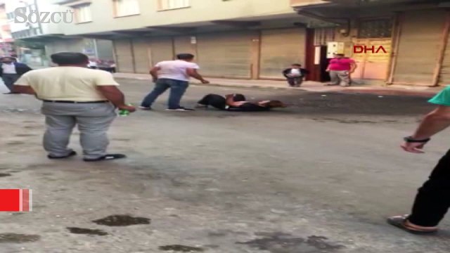 Boşanmak üzere olduğu karısını bıçakladı