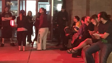 People In Las Vegas Lined Up In The Middle Of The Night To Donate Blood For Shooting Victims