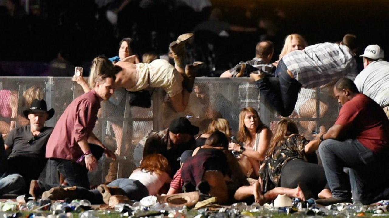 Hollywood Expresses Heartbreak Over Las Vegas Mass Shooting | THR News