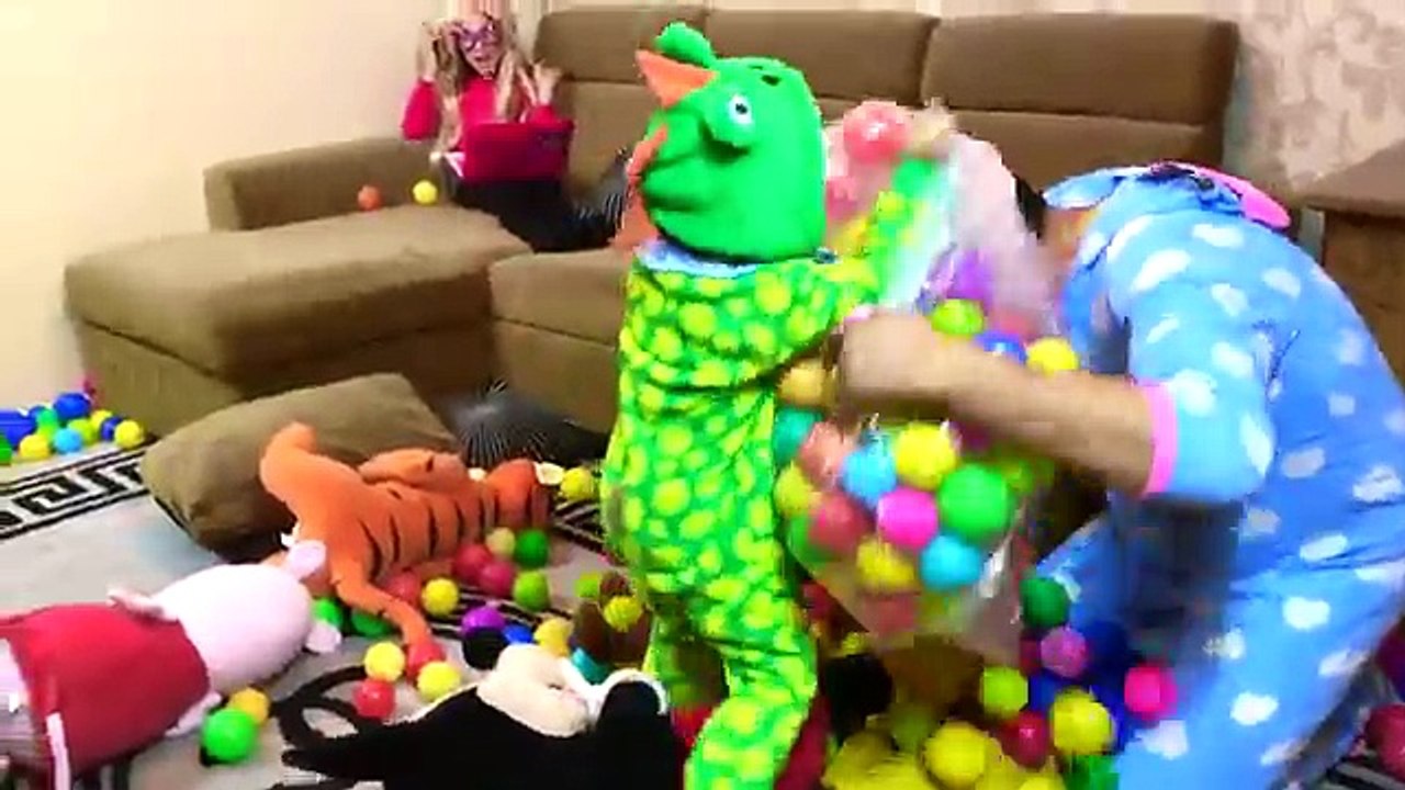 CryBaby Daddy Transformation Washing Machine Full of Toys and Balls