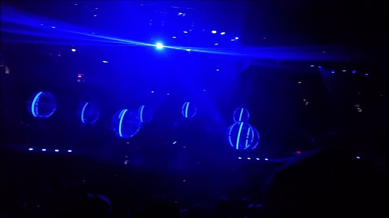 Muse - Prelude, Vancouver Rogers Arena, 12/10/2015