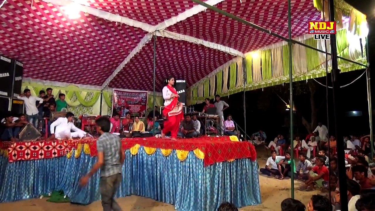 De De kiss Marjani # स्टेज पे मचाई उषा ने धमा चोकड़ी # New Live Haryanvi Stage Dance 2017 # NDJ Music-Zr64qNojjFo