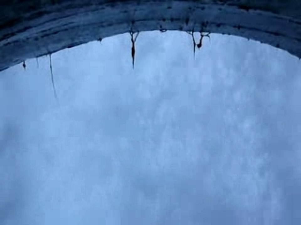Derrière les chutes du Niagara