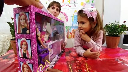 Скачать видео: Barbie kuaför ve güzellik salonu oyuncak kutusu açtık, eğlenceli çocuk videosu, Toys unboxing