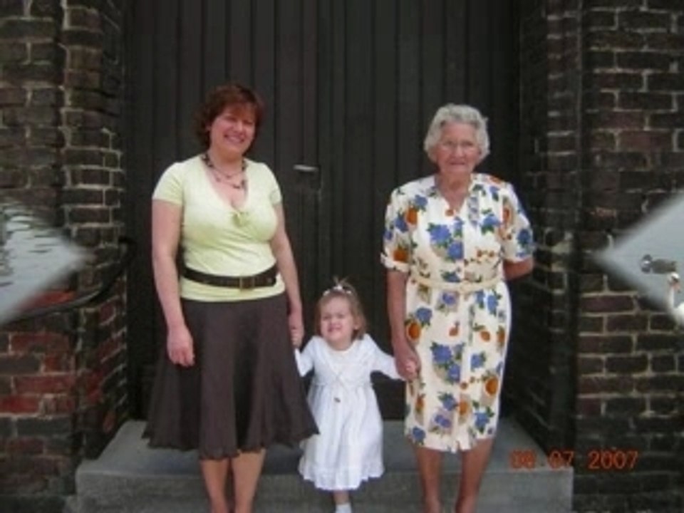 VIDEO CLELIA ET SA FAMILLE