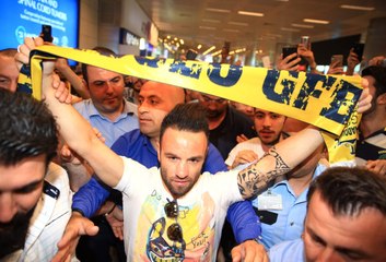 Fenerbahçe'nin Yıldız Oyuncusu Valbuena, Kendi Taraftarının Aşırı İlgisinden Korkmuş