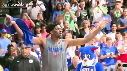 Joel Embiid tape des pas de danse