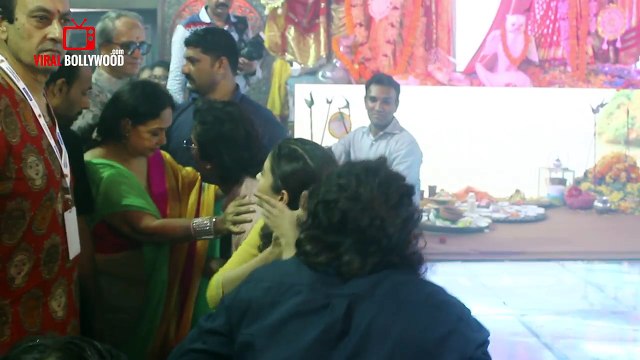 Ranbir Kapoor And Alia Bhatt At Durga Pooja 2017 _ Ranbir Kapoor And Alia Bhatt Attends Durga Puja-4mS4hnXIqdM