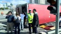 İstanbul Bahçeşehir’de otobüs devrildi