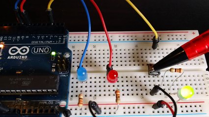 Ardruino luces estroboscopicas (Programar entradas, salidas y condicionales)