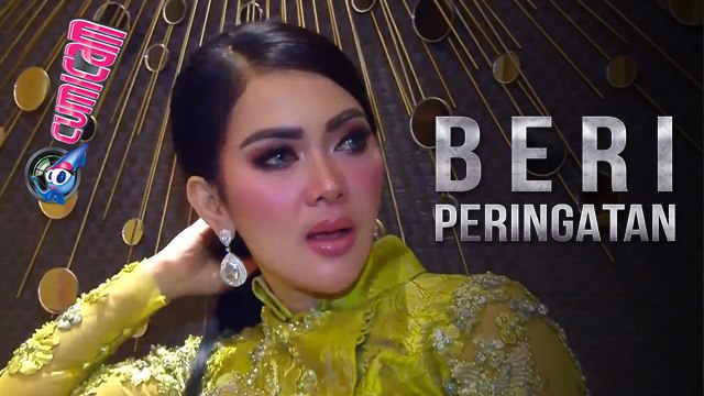 Syahrini Beri Peringatan pada First Travel untuk Kembalikan Uang Jemaah - Cumicam 03 Oktober 2017