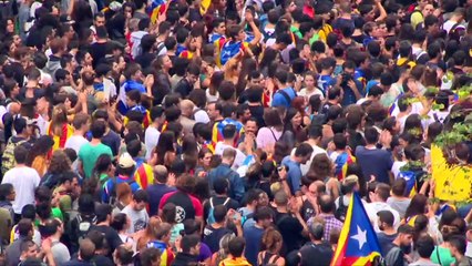Catalanes protestan contra represión policial