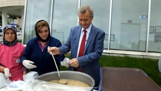 Geleneksel Aşure Günü'nde Bin 500 Vatandaşa Aşure İkramı Yapıldı