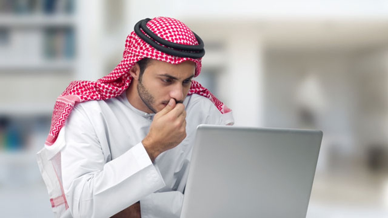 إنفوجرافيك: أعراض للعودة للعمل بعد الإجازة