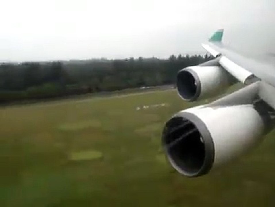 Boeing 747 Engine reverse thrust - Video Dailymotion