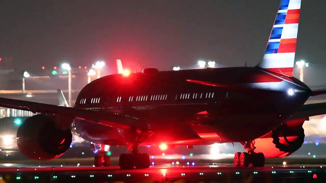 American Airlines Boeing 787-8 Night Takeoff - Tokyo