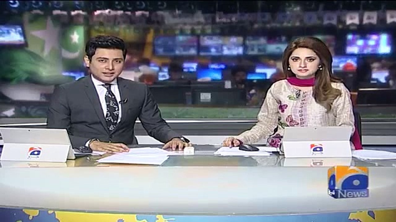 Ghoor Kyun Rahe Ho Mujhe? Naeem Bukhari To Akram Sheikh