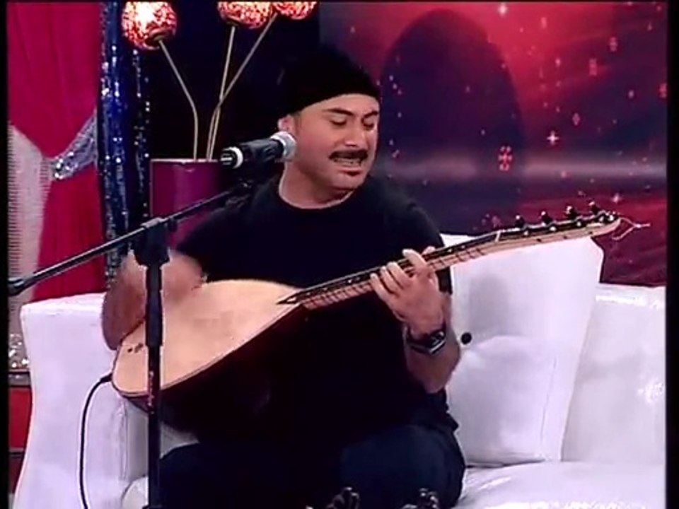 SEVGİ, AŞK VE HÜZÜNLERİN GÜMRÜK KAPISI YOKTUR VE AŞĶ, SEVGI ve HÜZÜNLER HER COĞRAFYADA AYNI DUYGULARI YAŞATIR. GÖZYAŞINİN RENGI HEP AYNIDIR