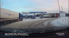 Explosion impressionnante d'un pneu de camion