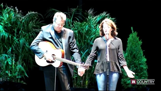 Vince Gill and Amy Grant lift up Vegas | Rare Country