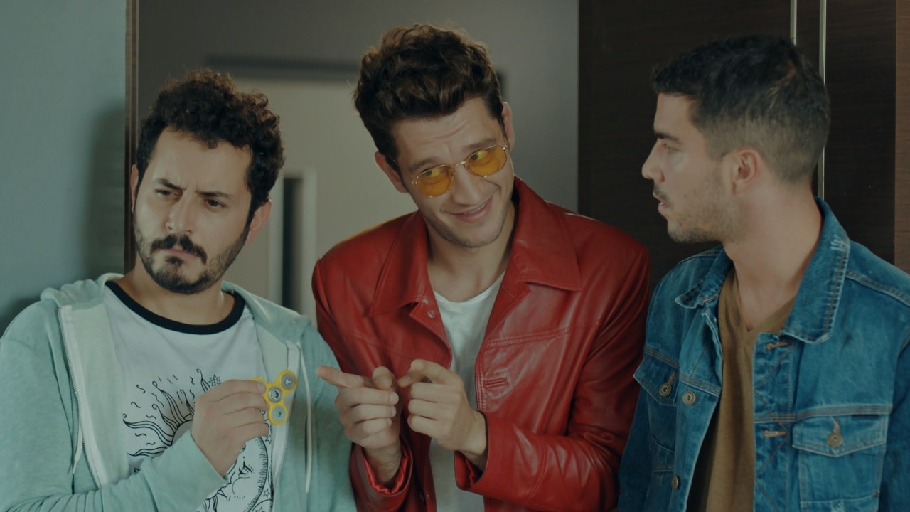 Klavye Delikanlıları 1. Bölüm İçinizdeki Şeytanın Sesiyim