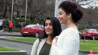 'Indian Celebrity Aishwarya Rai greets fans outside Melbourne hotel