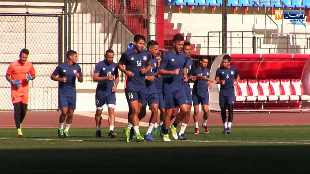 عين المشاكل على الشباب وعين الشباب على الألقاب