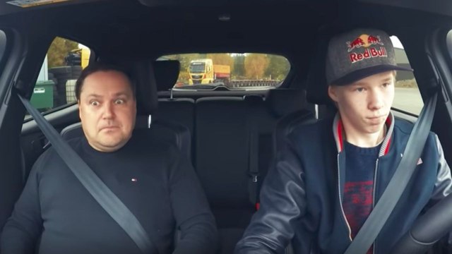 VÍDEO: Así se saca el carné de conducir la futura estrella del Mundial de Rallys