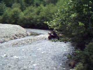 quad hytrack passage riviere