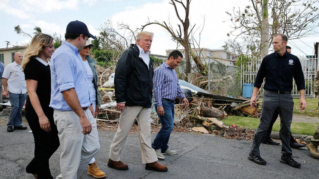 Trump in Puerto Rico: '16 Tote gegen Tausende. Ihr könnt stolz sein'